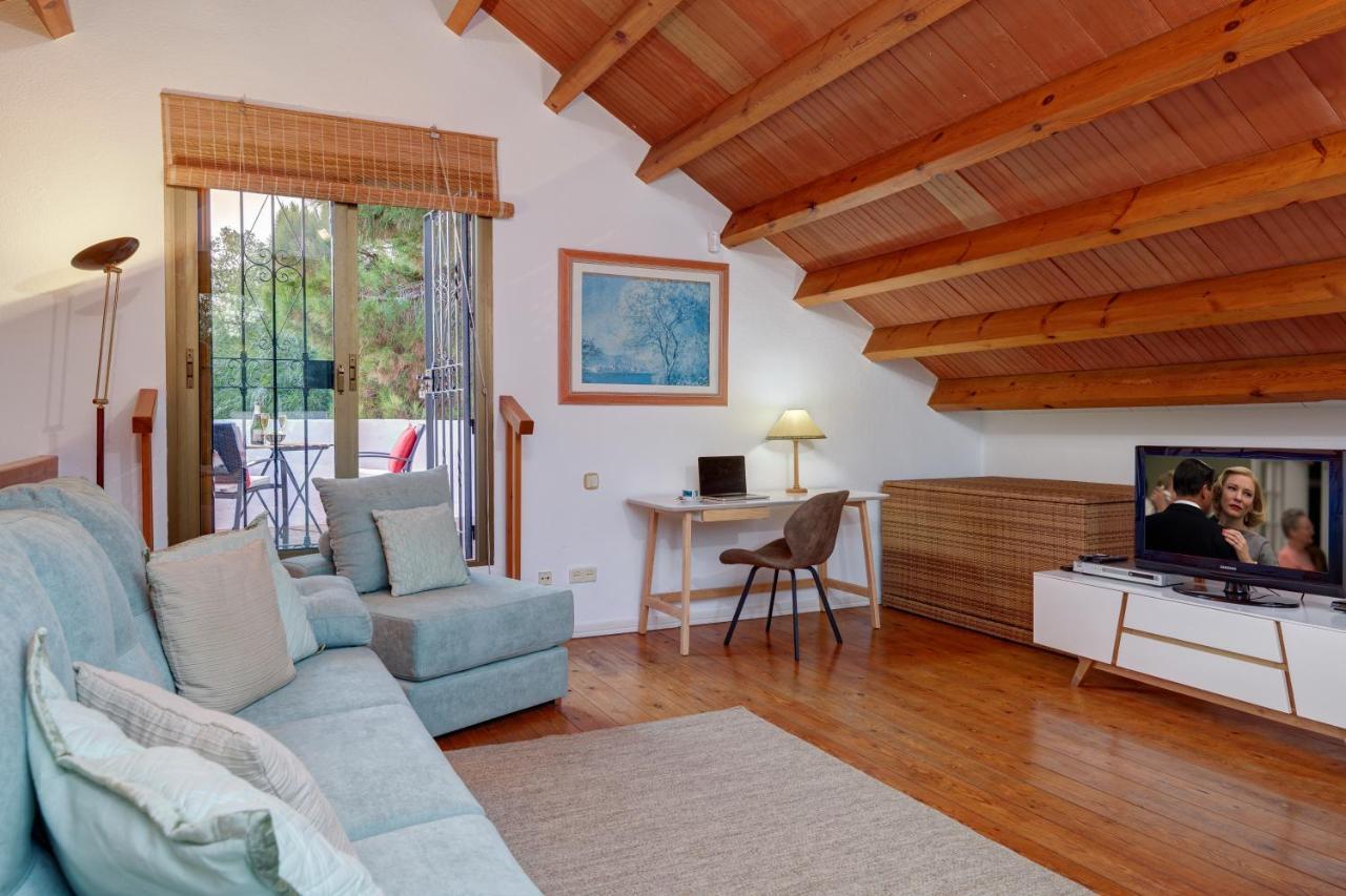 With Private Pool And Garden In Villa Marbellac